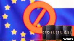 Нито една от страните членки, които получават право да продължават да внасят руски петрол, няма да имат право на трансфер, транспорт и препродажба към трети страни