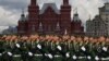 Militari ruși la parada de Ziua Victoriei în Piașa Roșie de la Moscova, 9 mai 2022.