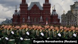 Militari ruși la parada de Ziua Victoriei în Piașa Roșie de la Moscova, 9 mai 2022.