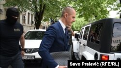 Policija odvodi predsjednika Privrednog suda Crne Gore, Blaža Jovanića iz zgrade suda, Podgorica 9.maj 2022.godine.