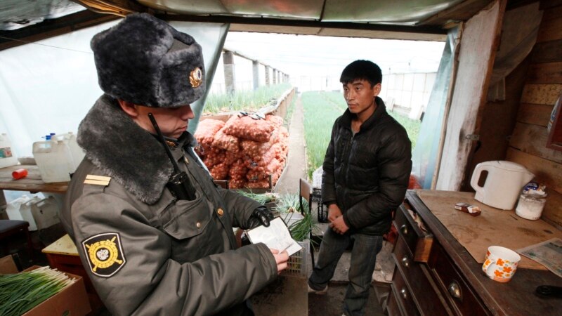 «У кыргызстанцев появятся большие трудности». Депутаты предложили по вопросам мигрантов обратиться в Госдуму