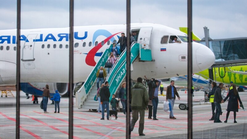 Санкции, коронавирус и дорогие билеты: что мешает авиасообщению с Крымом