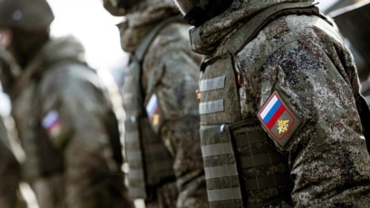 Қолдар мен бұғаулардың порнофотосуреттері Бала жалаңаш