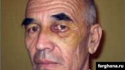Правозащитник Азимжан Аскаров во время следствия со следами побоев на лице.