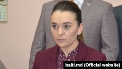 Oficial Elena Griţco este candidat independent, dar de fapt e candidatul de rezervă al lui Renato Usatîi