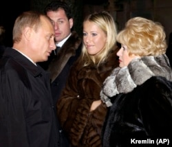 Кого предпочтут избиратели - Путина или Собчак?