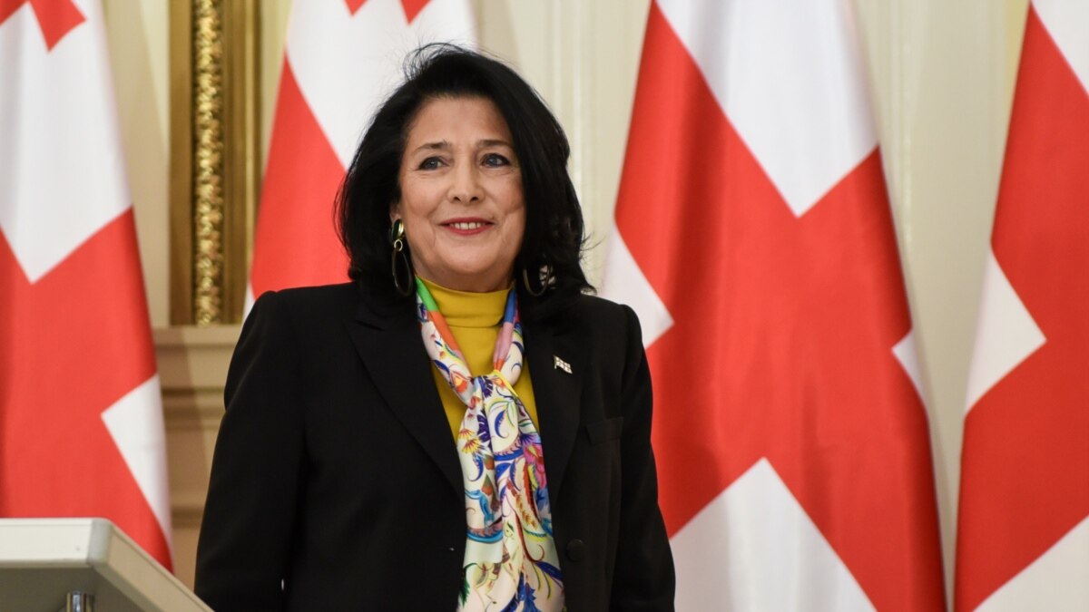 Саломе зурабишвили в сша. Тбилиси новый год 2021. Грузии 2022. Саломе зурабишвили. Кварацхелия сборная россии.