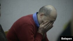 Суд у Менску над «хлопцам з бэнзапілой» Уладам Казакевічам, 3 сакавіка 2017. На фота: муж забітай Уладам жанчыны 