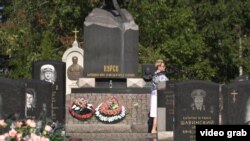 На Серафимовском кладбище с Санкт-Петербурге