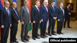 ԱլԳ նախարարների ոչ պաշտոնական հանդիպման մասնակիցները, լուսանկարը՝ ՀՀ ԱԳՆ մամուլի և տեղեկատվության վարչության