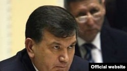 O‘zbekiston Bosh vaziri Shavkat Mirziyoyev 2003 yil dekabr oyidan buyon bu lavozimni egallab kelmoqda va Ravshan Muhitdinov unga yaqin amaldorlardan biri ekani aytilmoqda.