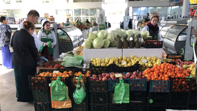 Baýramçylykda ilata 'arzan' azyk satyn almak 'mümkinçiligi' berildi