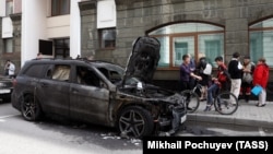 Over the past two weeks, unidentified assailants tossed Molotov cocktails into the St. Petersburg studio of Matilda director Aleksei Uchitel and set fire to two cars near his lawyer’s Moscow office, leaving behind leaflets reading, "To Burn for Matilda."