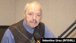 Mihai Poiată în studioul Europei Libere de la Chișinău