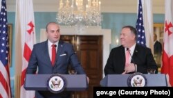Мамука Бахтадзе (слева) и Майк Помпео на брифинге в Вашингтоне, 11 июня 2019 г.