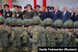 Belarus: președintele Aliaxander Lukașenka participa la parada militară de 9 mai de la Minsk,singura capitala europeană unde nu a fost anulată din cauza pandemiei de Covid-19.