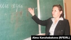 Преподаватель русского языка и литературы школы-гимназии № 139 в Алматы Даригуль Арзыбекова. 16 мая 2014 года.