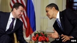 Presidents Dmitry Medvedev (left) and Barack Obama at their initial meeting in London on April 1