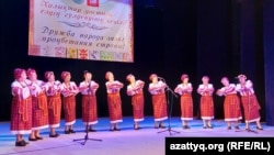 Ресей халықтары бірлігі күніне арналған Оралдағы концертке «Берегиня» украин хоры да қатысты. 3 қазан 2022 жыл. 