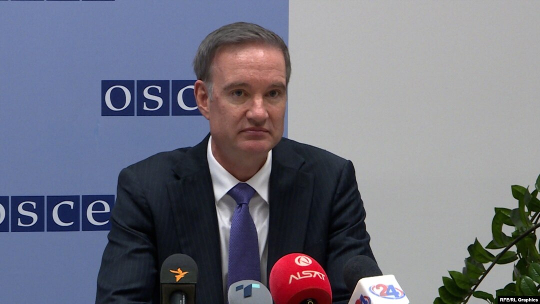 Michael R. Carpenter, ambasadorul SUA la OSCE, a declarat că președintele rus Vladimir Putin a „exprimat clar” că atât Ucraina, cât și Belarus „aparțin” Rusiei. 