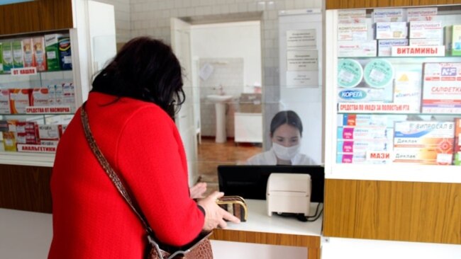 Penurie de medicamente în farmaciile rusești, clienții dau vina pe sancțiuni