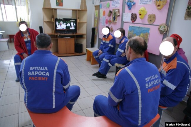 Spitalul de Psihiatrie și Măsuri de Siguranță din Săpoca, județul Buzău, are unul dintre cele mai mari bugete din țară alocate unităților medicale în care sunt internate persoane condamnate care nu au discernământ.