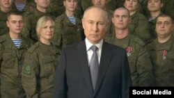 Президент РФ Владимир Путин во время новогоднего обращения в канун нового 2023 года