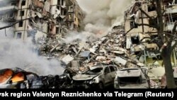 Мер Дніпра Борис Філатов повідомив, що розбирати завали будуть всю ніч