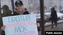 Активистка Людмила Александрова на пикете
