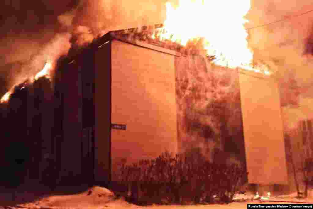 19 nëntor: Një zjarr në një bllok apartamentesh vrau të paktën nëntë persona, në mesin e tyre edhe tre fëmijë, në qytetin Tymovskoye në ishullin Sakhalin në lindje të Rusisë. Incidenti tragjik thuhet se u shkaktua nga gazi.