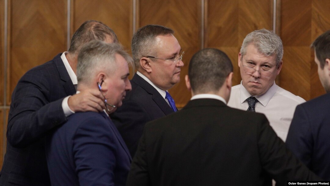 Politicienii români au refuzat să comenteze decizia Comisiei de etică a Universității din Cluj-Napoca cu privire la teza de doctorat a ministului Lucian Bode.
