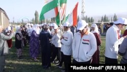 New recruits drafted to the army attend a send-off ceremony in Tajikistan (file photo)