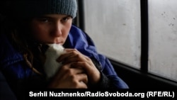 Спасение Софийки и ее морской свинки Пепы: эвакуация гражданских из Луганской области (фоторепортаж)