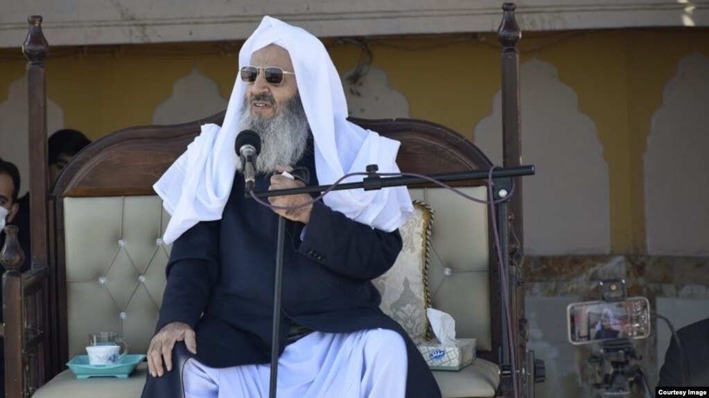 مولوی عبدالحمید می‌گوید واقعیت این است که مشکلات مردم با زندانی کردن و سرکوب حل نمی‌شود