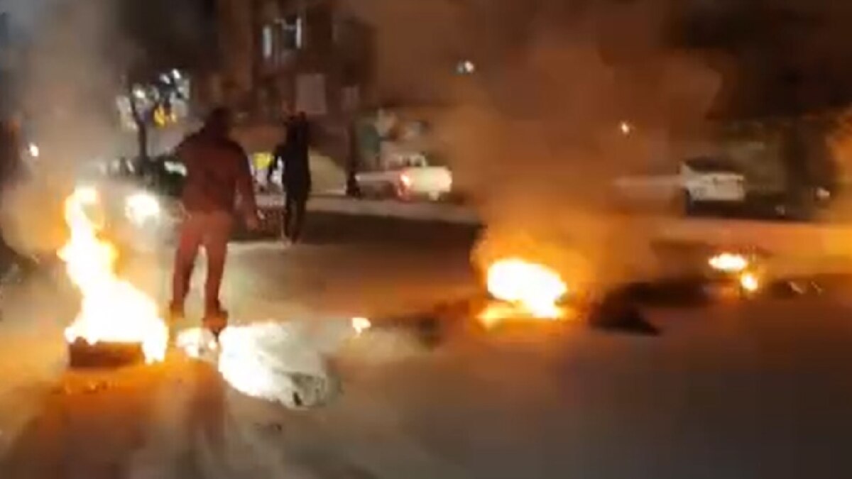 Iranians Commemorate Festival Of Fire With More Anti-Government Protests