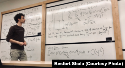 Besfort Shala, gjatë një ligjërate në Institutin e Matematikës në Universitetin e Oxfordit, 2021.