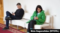  "ნაციონალური მოძრაობის" მოშიმშილე დეპუტატები პარლამენტში