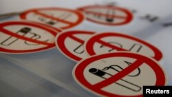 Pored zabrane prodaje cigareta svima rođenim posle 1. januara 2009, zakon će takođe smanjiti dozvoljenu količinu nikotina u duvanskim proizvodima za pušenje i smanjiti broj prodavnica koji mogu da prodaju duvan za 90 odsto. (ilustrativna fotografija)