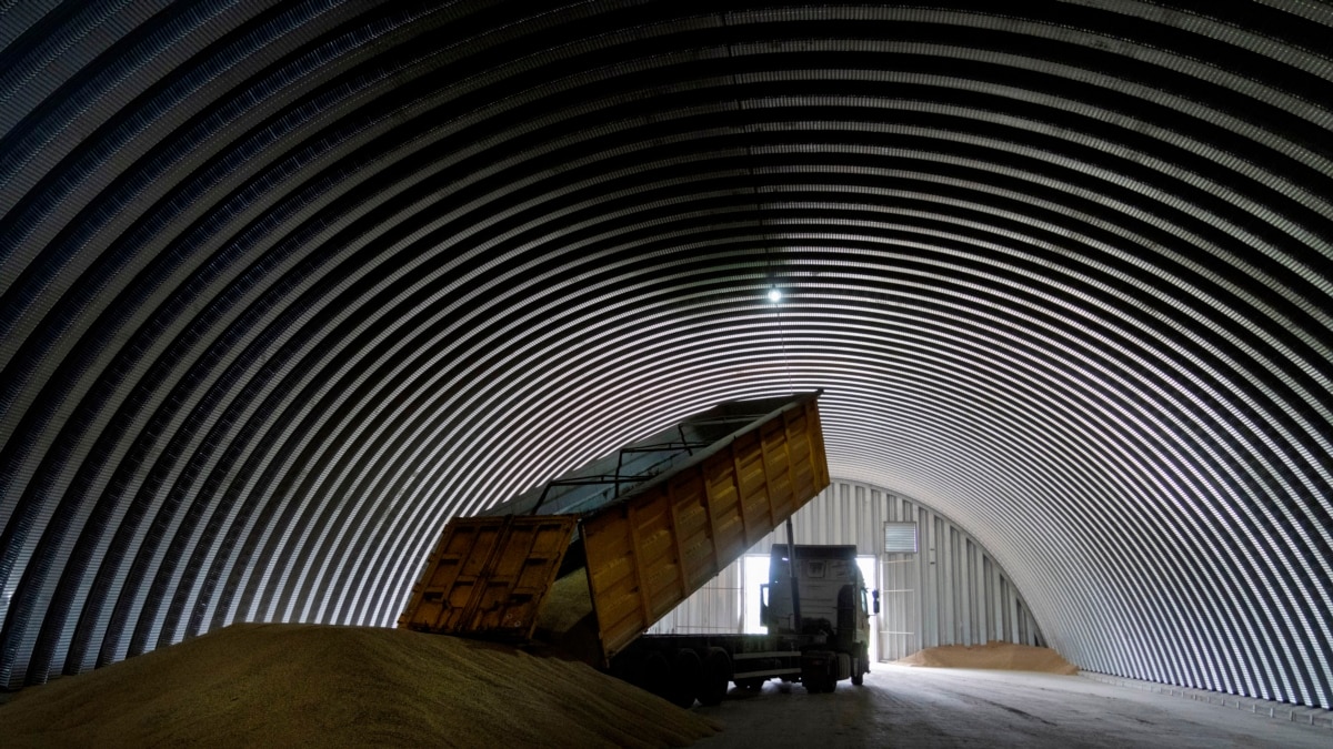 Словаччина оголосила про призупинення імпорту зерна з України