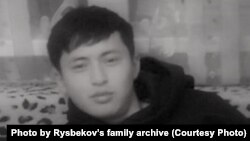 Тараздағы Қаңтар оқиғасы кезінде қаза тапқан 19 жастағы студент Райс Рысбеков. Отбасы архивіндегі фото.