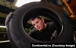 Continental produce anvelope și în România, la Timișoare. Grupul francez Michelin produce de asemenea, începând cu 2001, la Zalău.