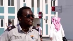 Запознајте го сообраќаeцот кој дели „црвени картони“ во Катар
