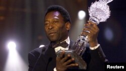 Pelé az egyetlen labdarúgó, aki játékosként játékosként háromszor is megnyerte a világbajnokságot