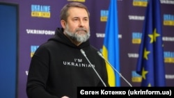 Сергій Гайдай додав, що в напрямку Сватового та Кремінної тривають важкі бої, в яких Росія застосовує кадрових військових