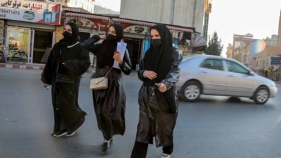 Талибаните които управляват в Афганистан забраниха на жените да работят