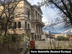 A Lónyay–Hatvany-villa, jelenleg a Batthyány Lajos Alapítvány székháza, Budapest I. kerület, Csónak utca 1.