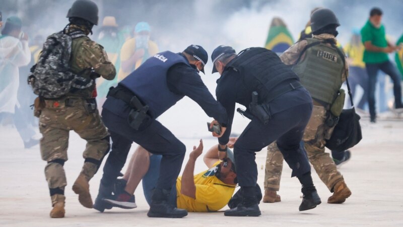 Бразил: кога популистите го враќаат ударот 