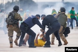 Апсење на демонстранти во Бразил