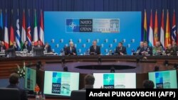 Генералниот секретар на НАТО, Јенс Столтенберг претседава со состанокот на министрите за надворешни работи на НАТО на 29 ноември 2022 година во Букурешт, Романија. 