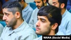 محمدمهدی کرمی (سمت راست تصویر) و محمد حسینی روز شنبه اعدام شدند